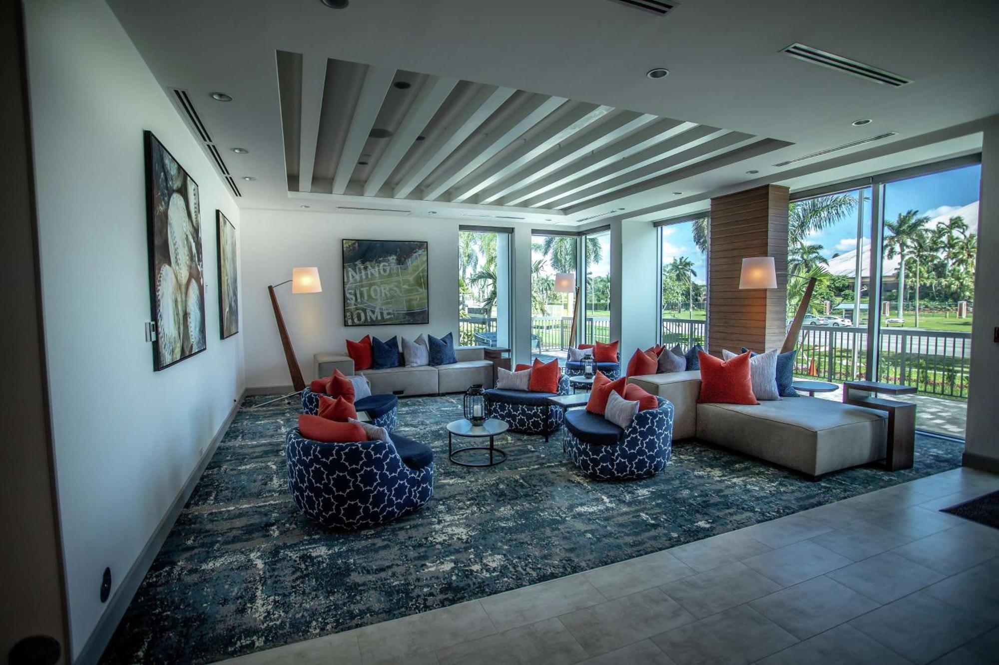 Hilton Garden Inn West Palm Beach I95 Outlets Экстерьер фото