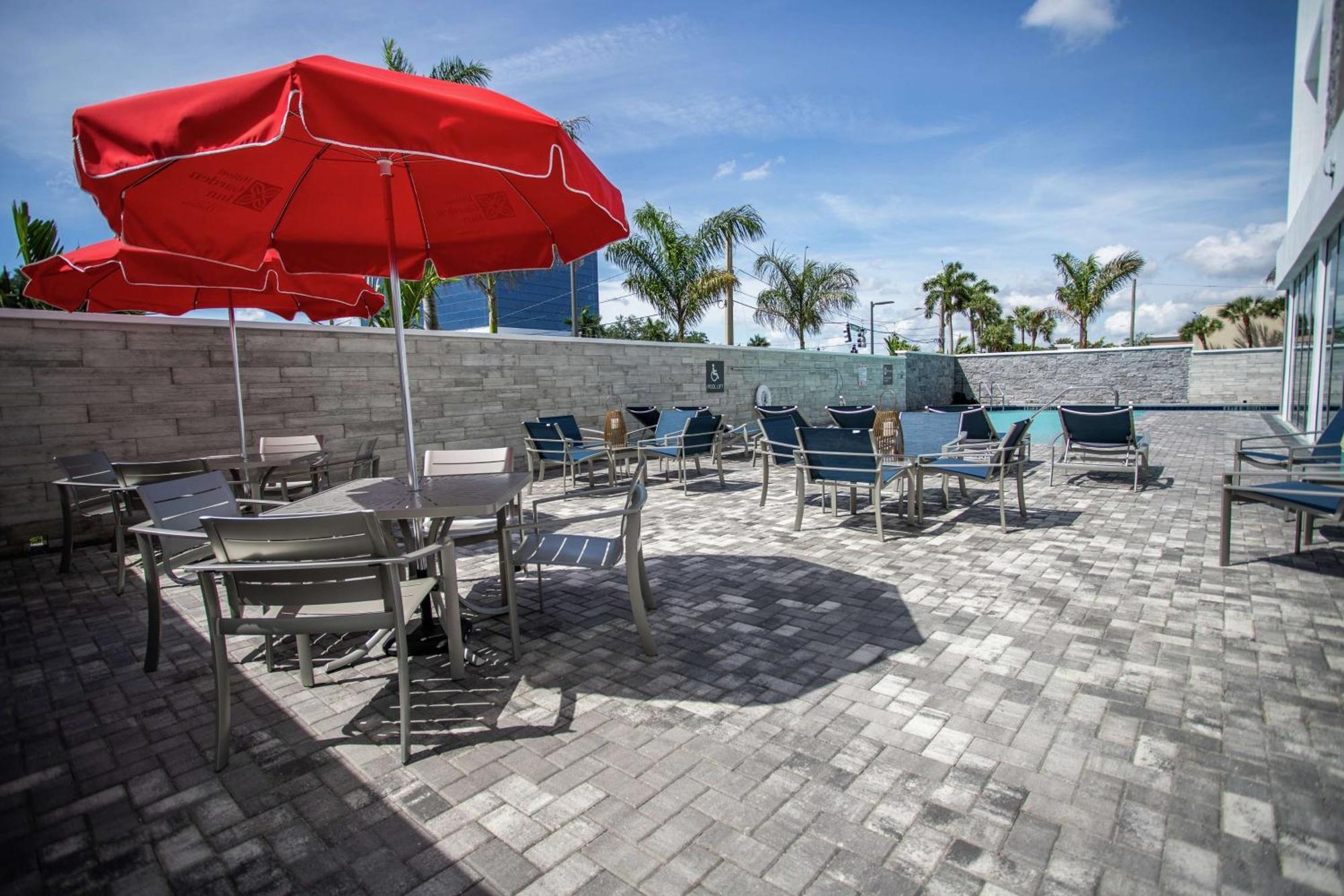 Hilton Garden Inn West Palm Beach I95 Outlets Экстерьер фото